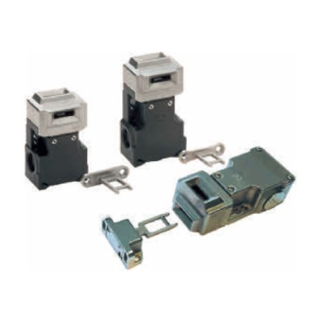 F3S-TGR-KH16-30 - F3S-TGR-KH16-30 AA042786G F3STGRKH1630 OMRON FC Gate Head Metal Body Stainless steel. 3xM20 3nc contact form..