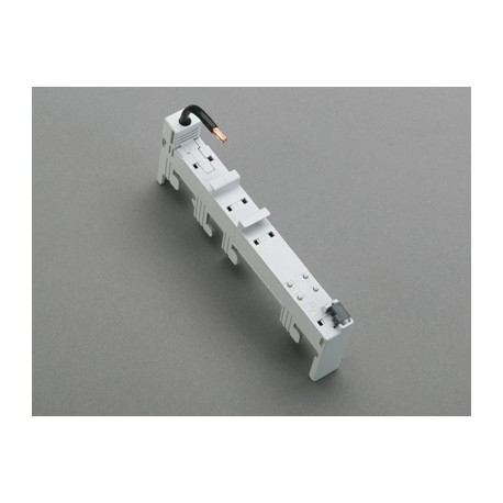 32629 - 32629 WÖHNER Adapter 32A, 1p, standard version for sist. 30Compact, 18x160