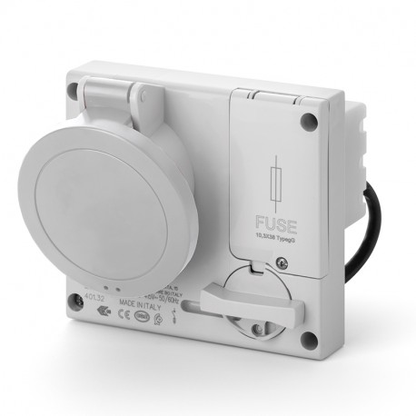 401.16838 - 401.16838 SCAME INTERLOCKED SOCKET 2P+E IP44 16A 8h